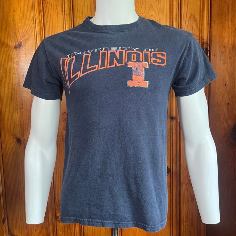 Gildan S College Illiniois Graphic T-Shirt Navy Regular